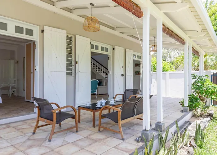 Quaint Elegant Villa With Pool In Grand Gaube