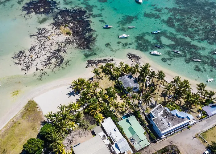 Quaint 3 Bdr Beach Bungalow In A Fishing Village
