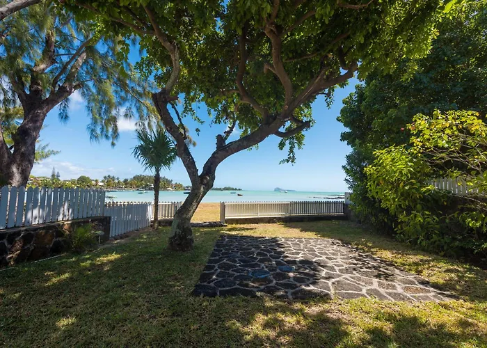 Quaint 3 Bdr Beach Bungalow In A Fishing Village